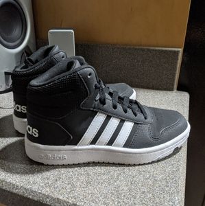 adidas boys kids' Hoops 2 High Top Sneakers